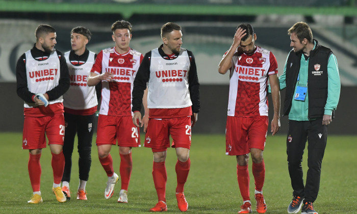 Fotbaliștii lui Dinamo, după meciul cu CS Mioveni / Foto: Sport Pictures