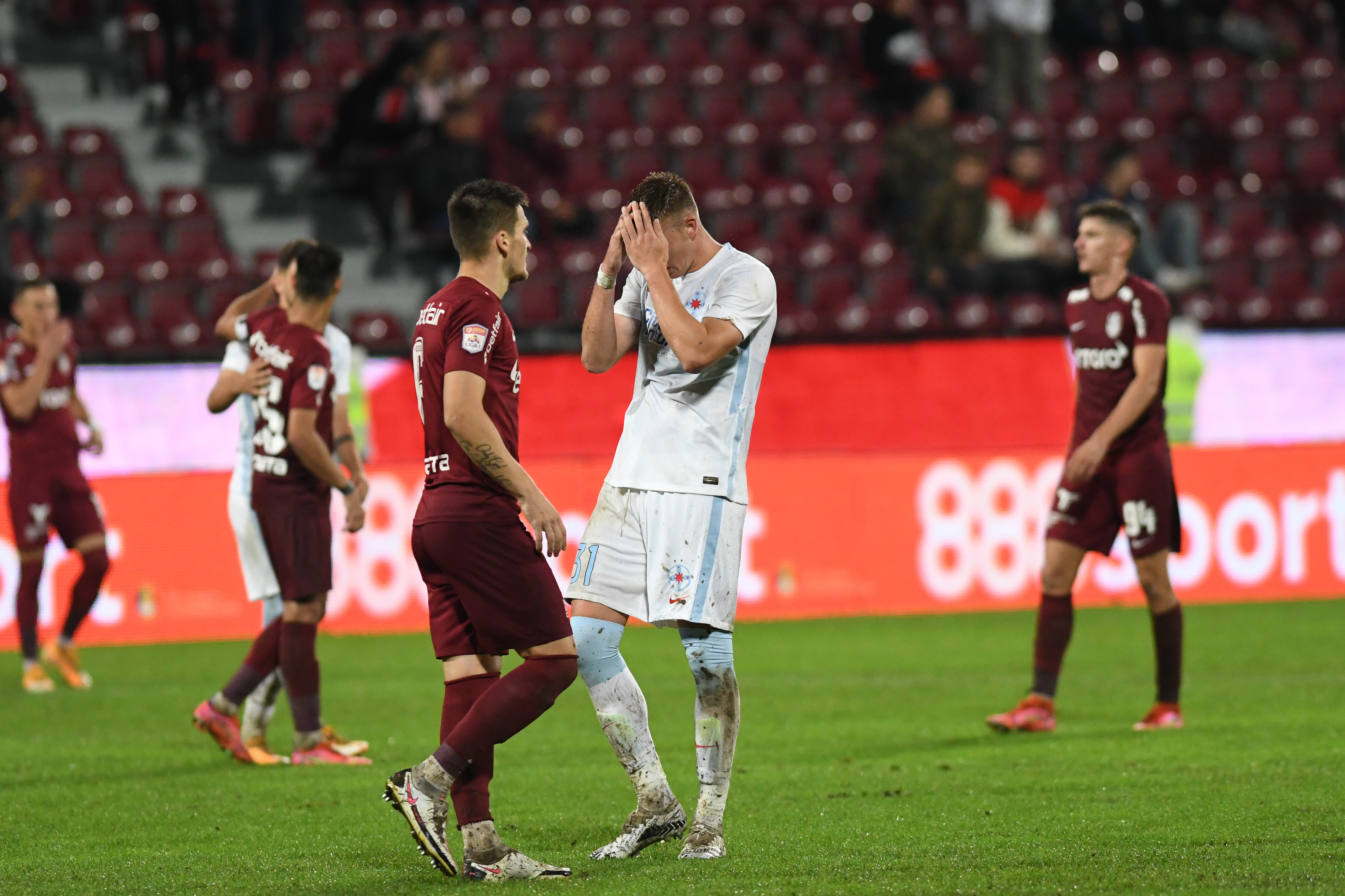 Duelul dintre CFR Cluj și FCSB, prefațat de un fost jucător al ardelenilor. De ce sunt gazdele favorite