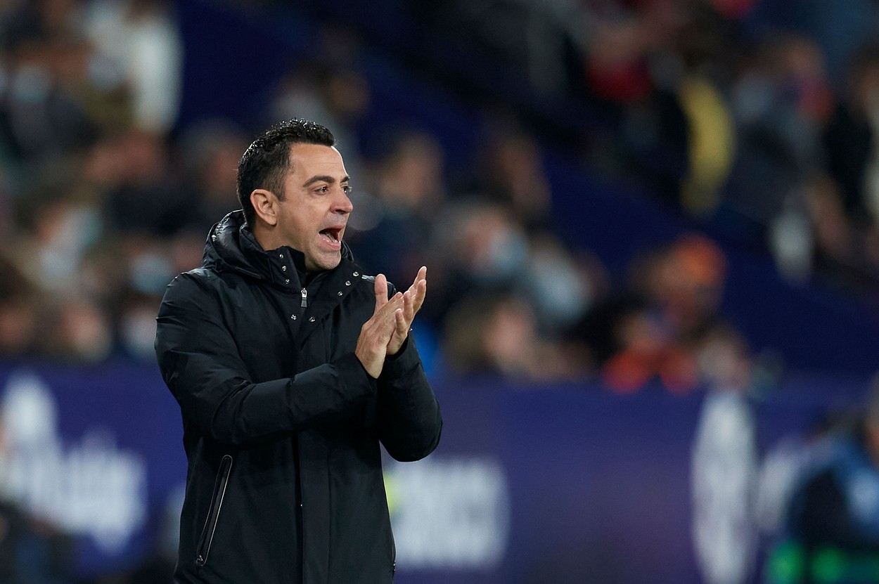 Xavi sună adunarea la Barcelona, după eliminarea din Europa League: ”Încă ne luptăm pentru titlu”