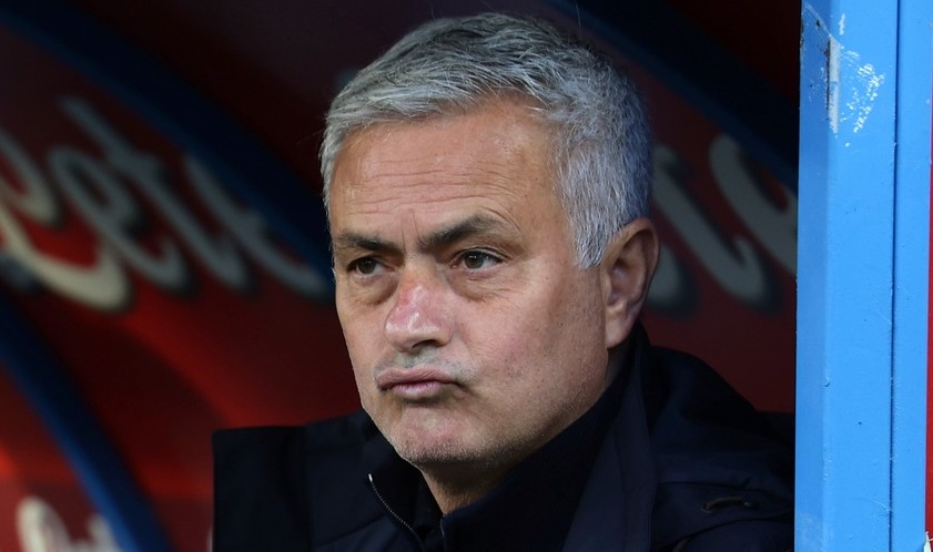 "Ar fi mai multe, dar mă opresc aici!". Jose Mourinho, tiradă la adresa arbitrajului, după Napoli - AS Roma 1-1