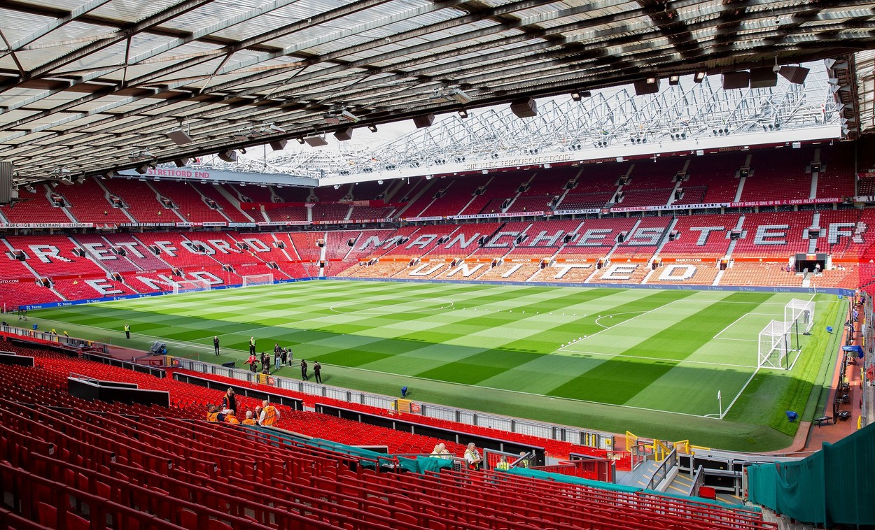 Cel mai mare stadion din Premier League va fi modernizat. Noua capacitate a arenei “Old Trafford”