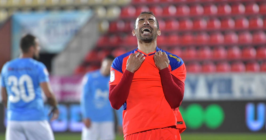 Cât va sta departe de gazon Paulo Vinicius, accidentat înaintea meciului cu CFR Cluj
