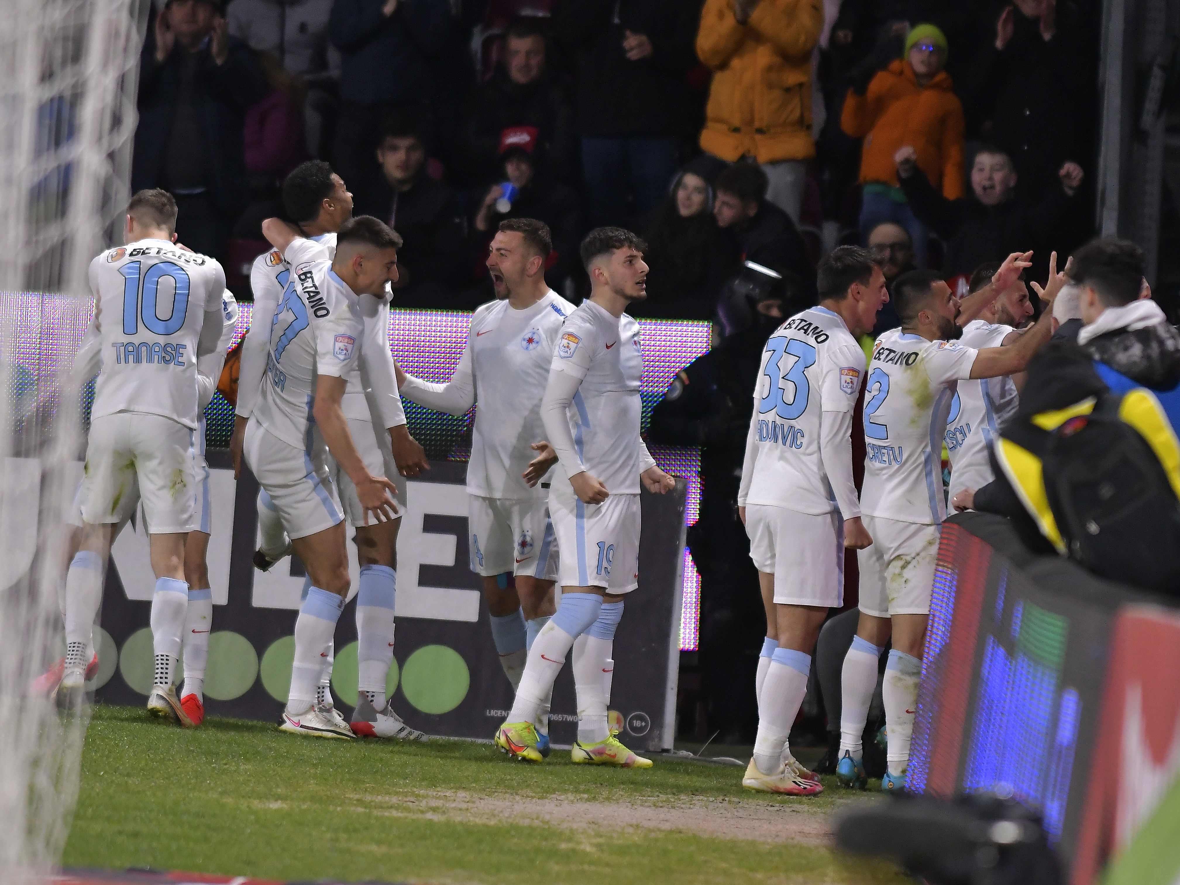 FCSB, văzută principala favorită la titlu după victoria cu CFR: ”Categoric!”. Avantajul echipei lui Toni Petrea