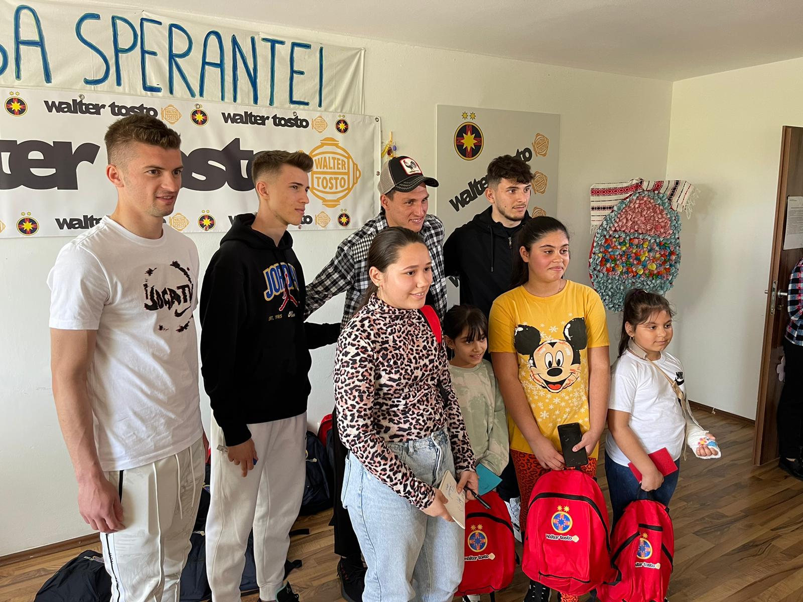Gestul emoționant făcut de fotbaliștii FCSB-ului înaintea partidei din play-off cu Farul