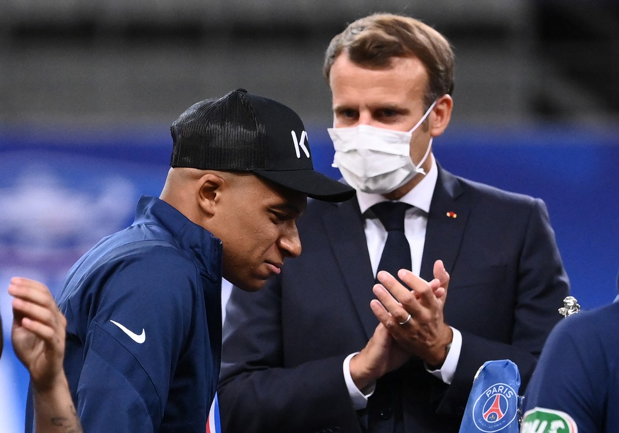 Emmanuel Macron insistă ca Mbappe să-și prelungească contractul cu PSG: ”Continuă să fie un mare jucător”