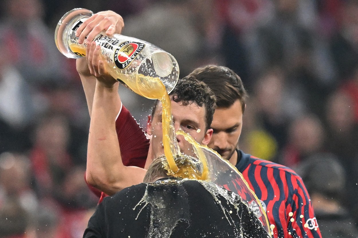 Scandal la Bayern! Jucătorii s-au făcut de râs cu Mainz, apoi au zburat la Ibiza ca să petreacă