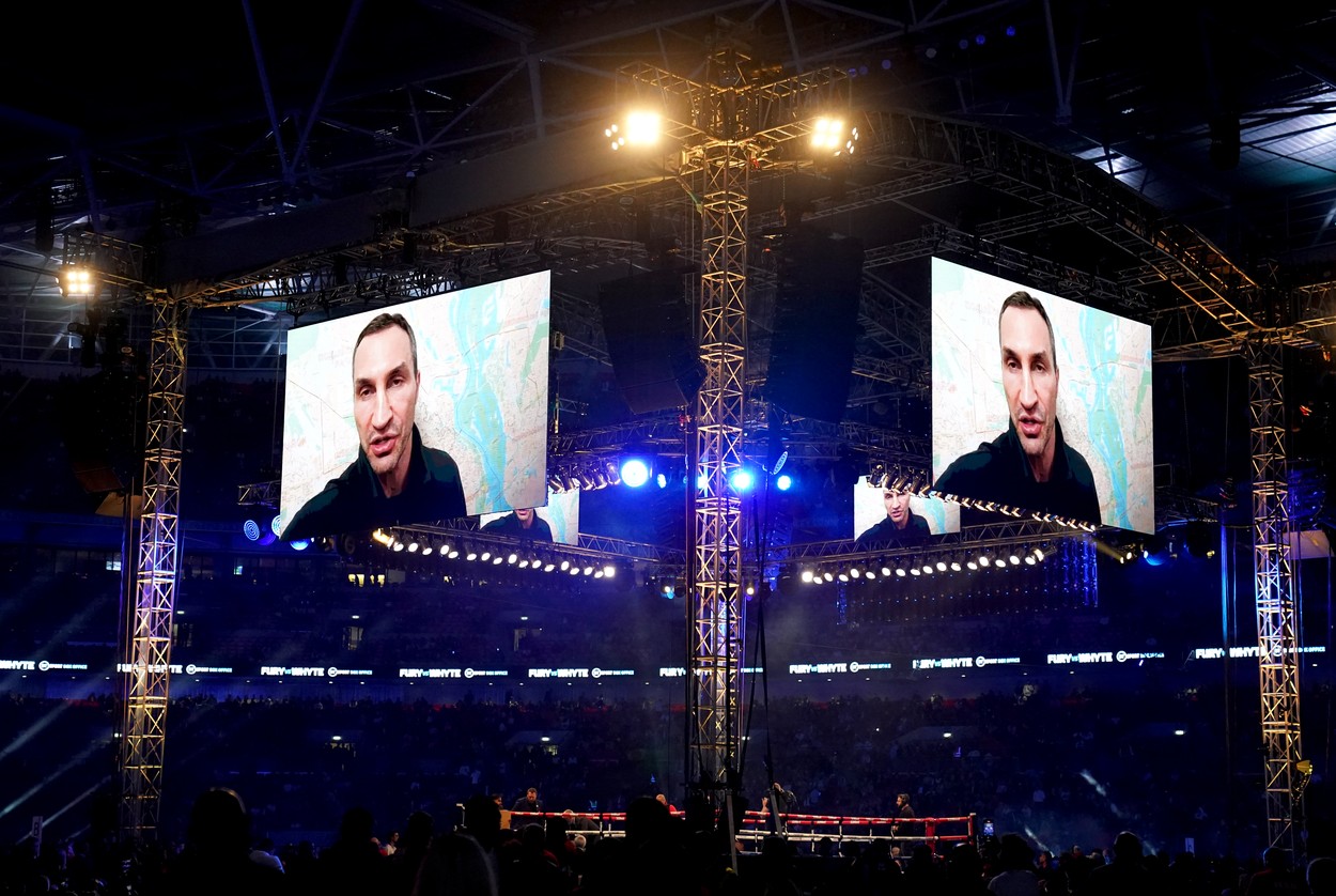 Momentul în care cei 100.000 de oameni de pe Wembley au amuțit. Mesajul transmis de Wladimir Klitschko din Ucraina