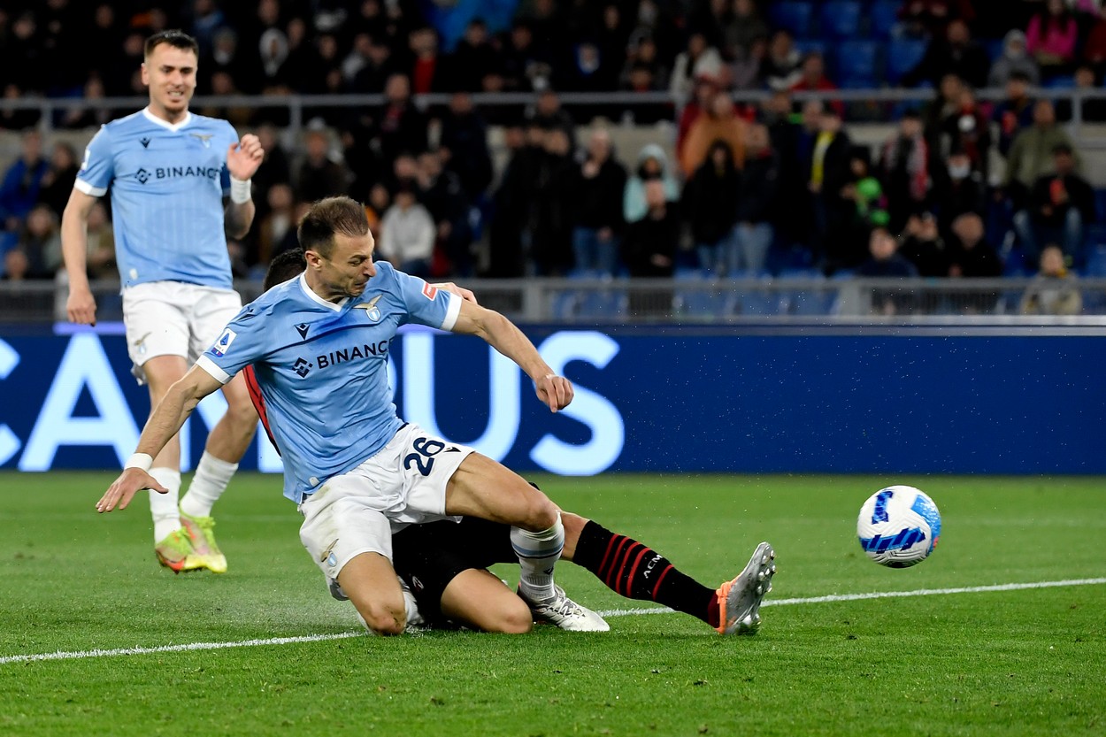 Ștefan Radu, găsit vinovat de italieni la golul marcat de Giroud în Lazio - AC Milan 1-2. Nota primită de român