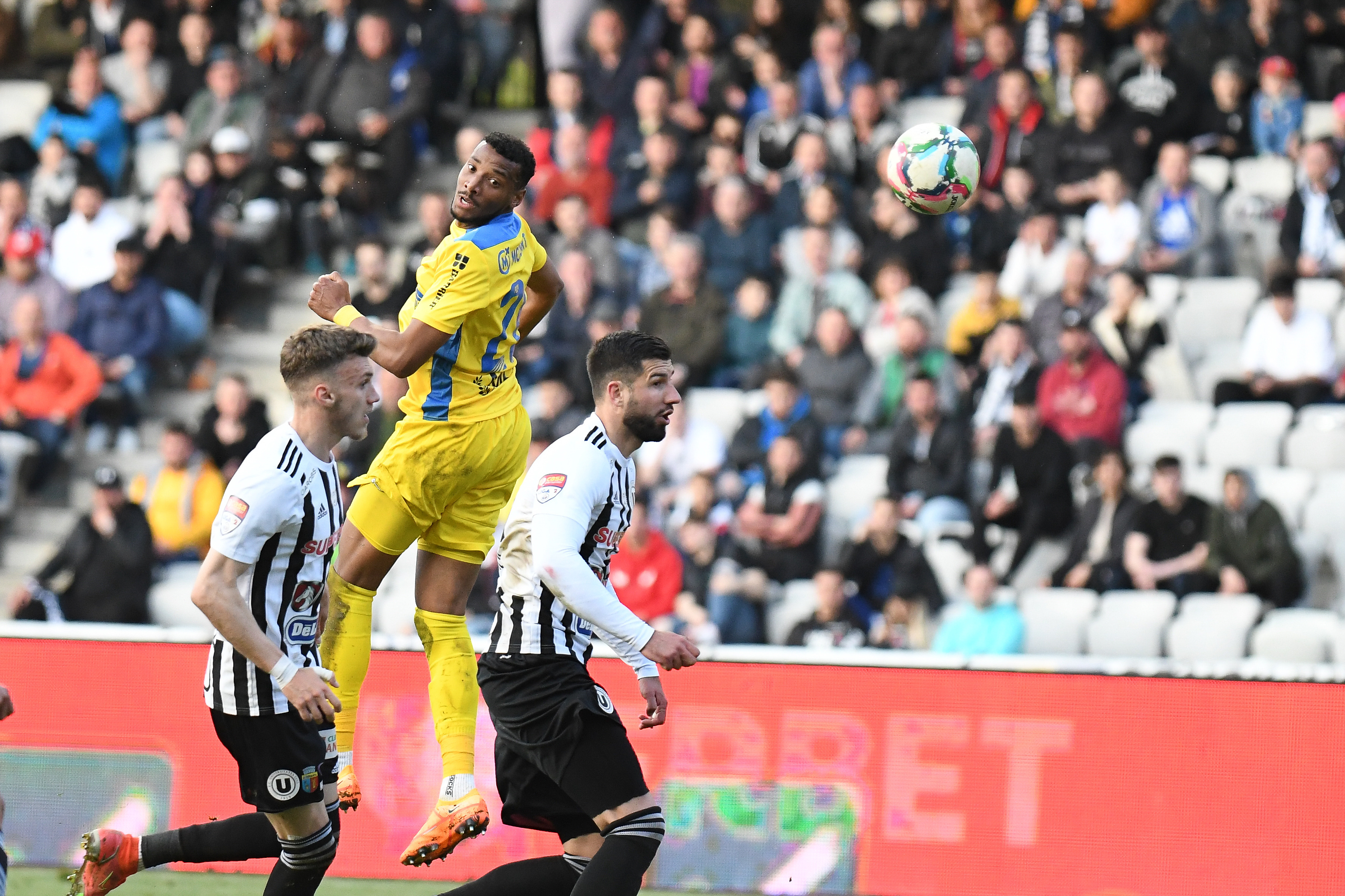 Universitatea Cluj - Petrolul Ploiești 3-1. Partidă splendidă între primele două clasate