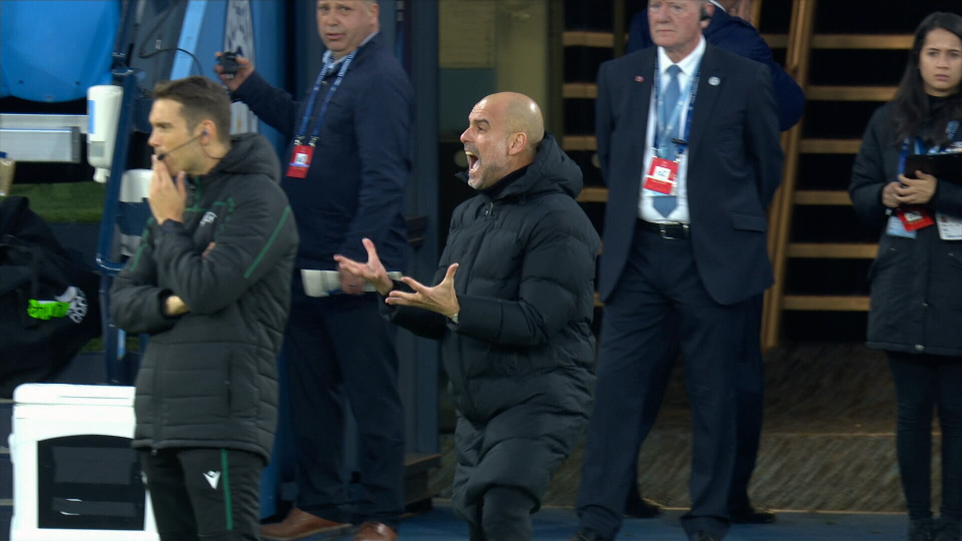Pep Guardiola a ”explodat” la marginea terenului în City - Real Madrid! Jucătorul la care a urlat