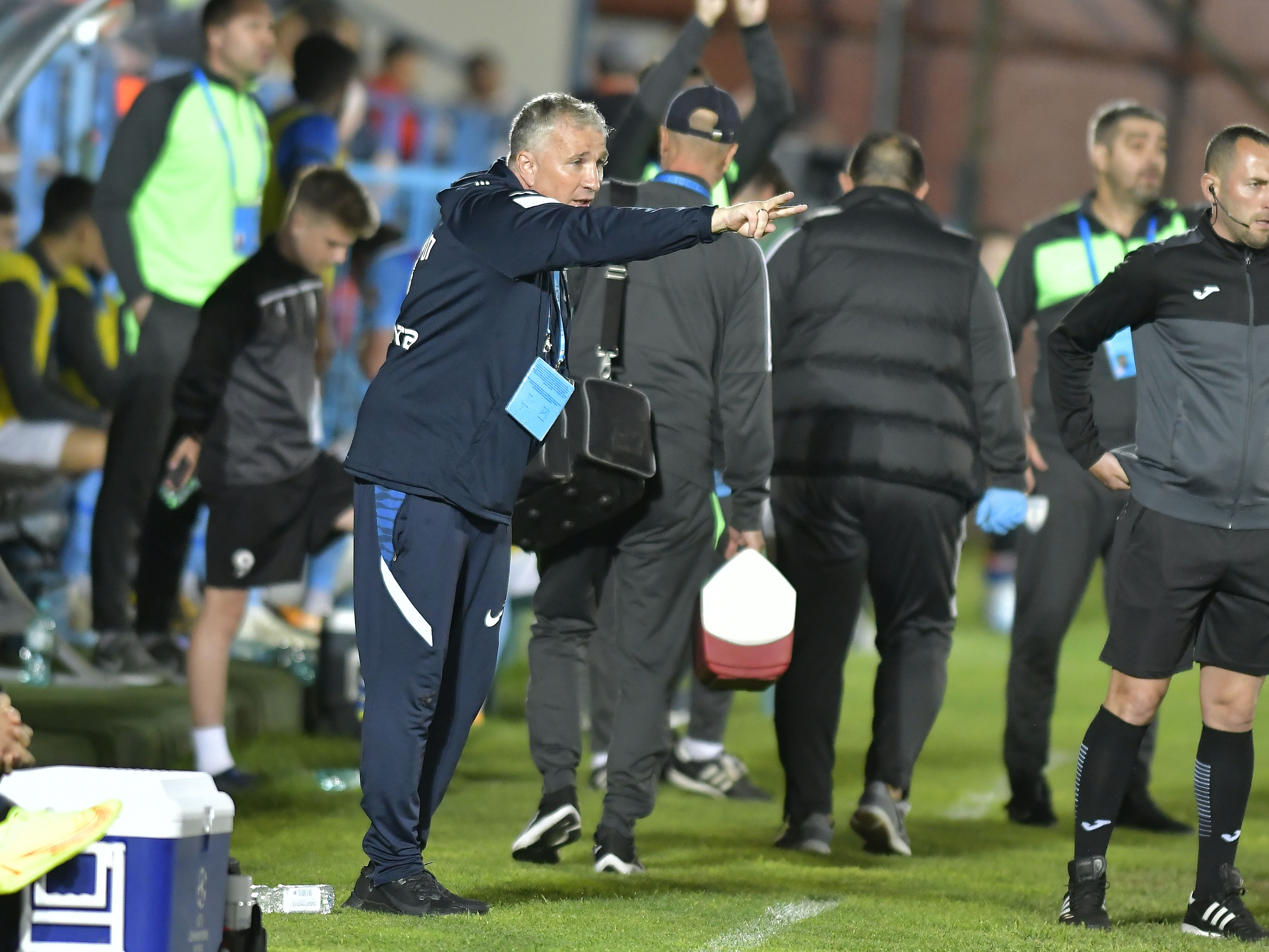 Schimbarea pentru titlu făcută de Dan Petrescu pe final de play-off