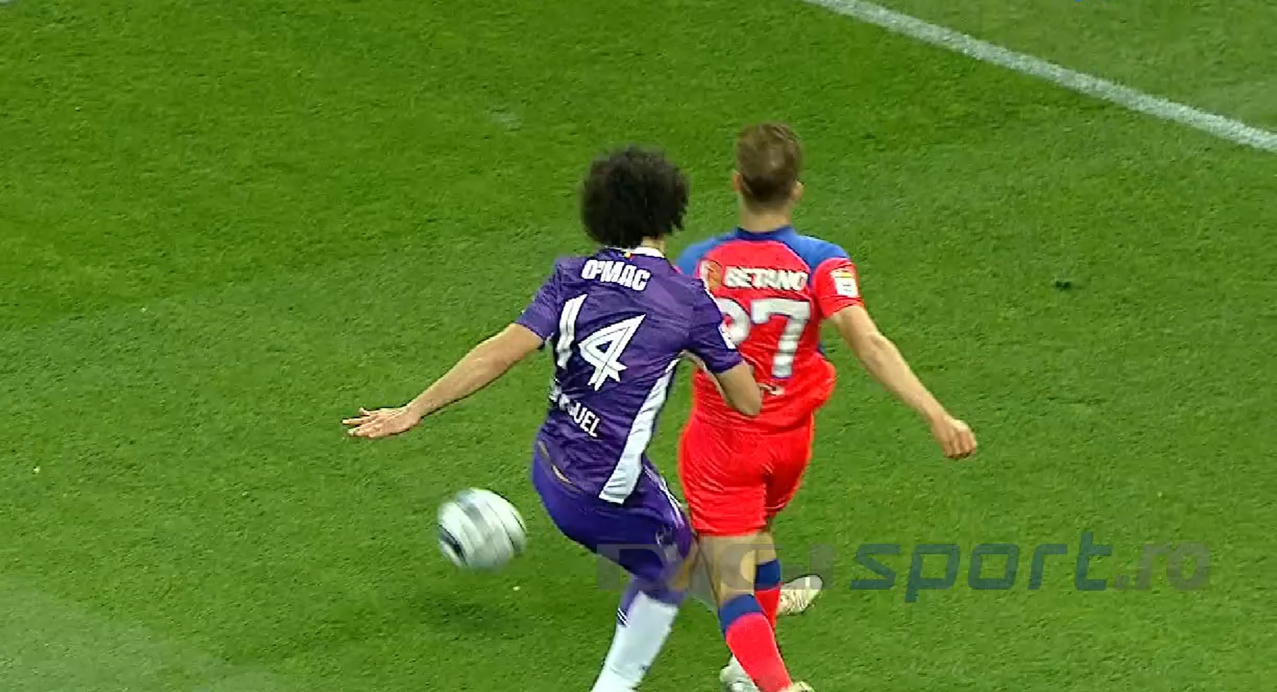Joao Miguel a comis-o din nou, după greșeala cu CFR Cluj. L-a ”secerat” pe Darius Olaru și a provocat penalty