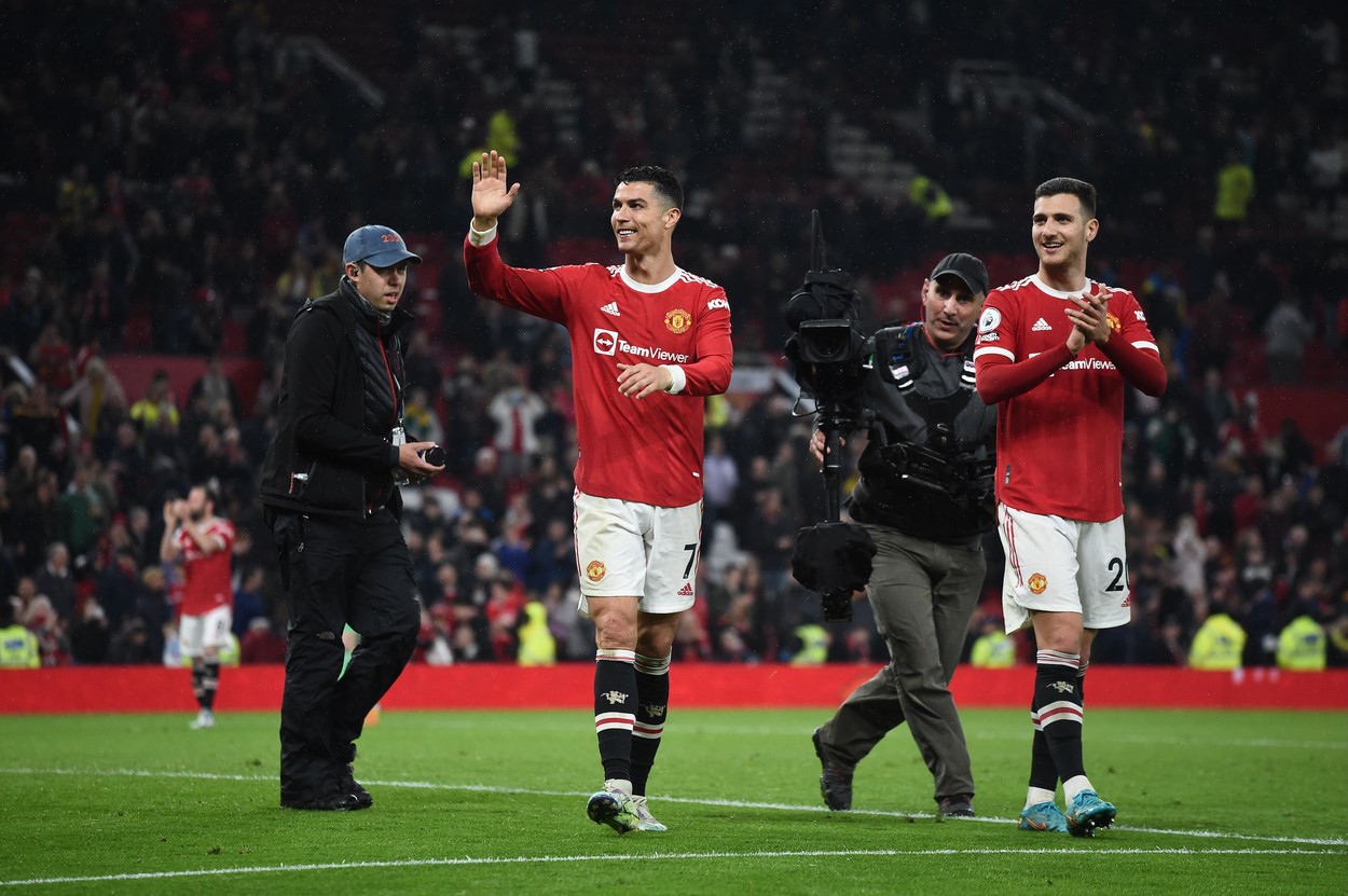 Cristiano Ronaldo, plecăciune în fața suporterilor după Manchester United - Brentford 3-0. Mesajul lusitanului