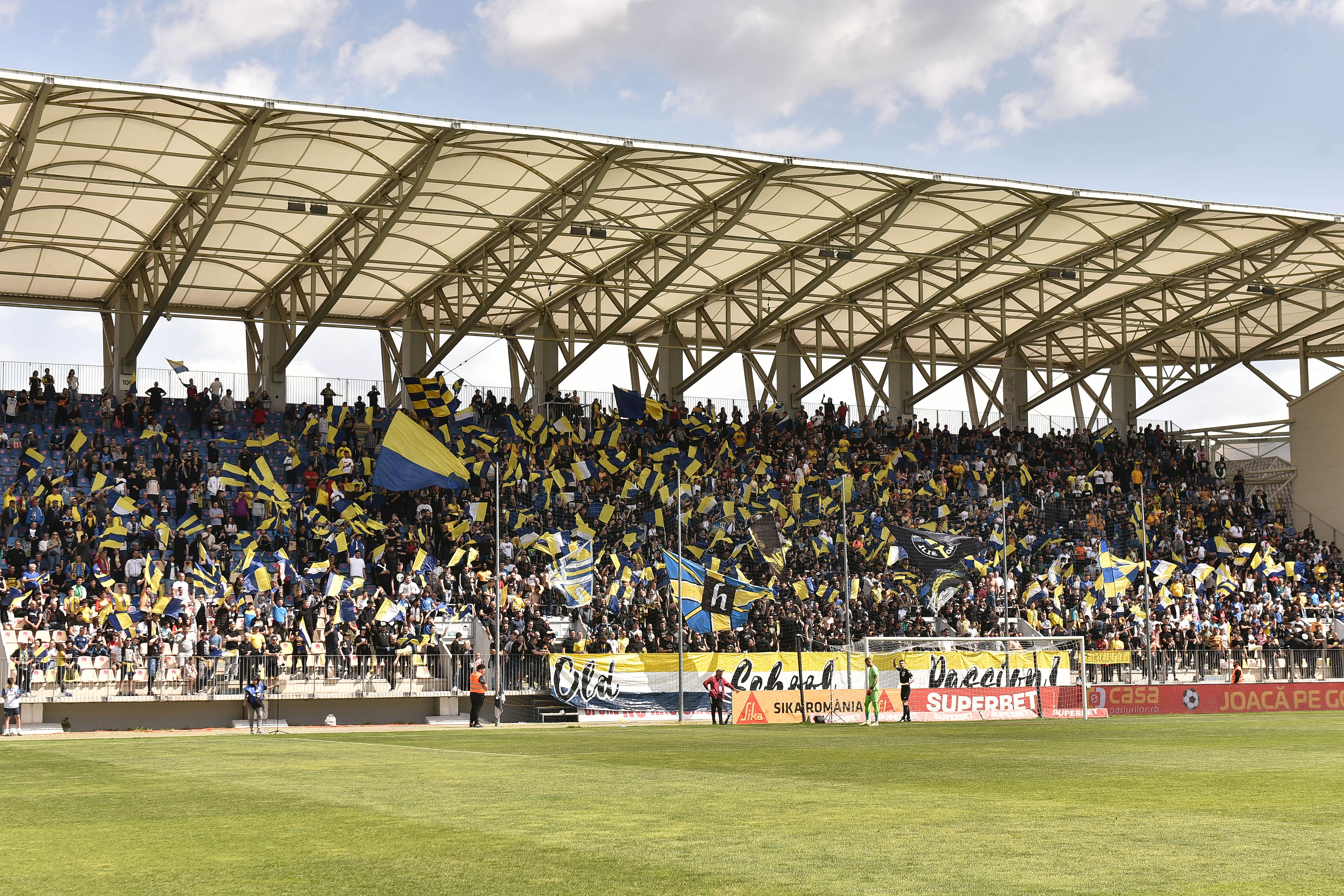 Petrolul Ploiești, totul sau nimic! O victorie cu Hermannstadt îi promovează în Liga 1, iar un eșec îi coboară pe locul 2