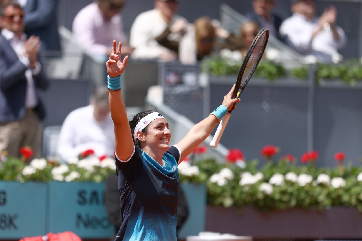 Ons Jabeur - Ekaterina Alexandrova 6-2, 6-3, în semifinale la Madrid