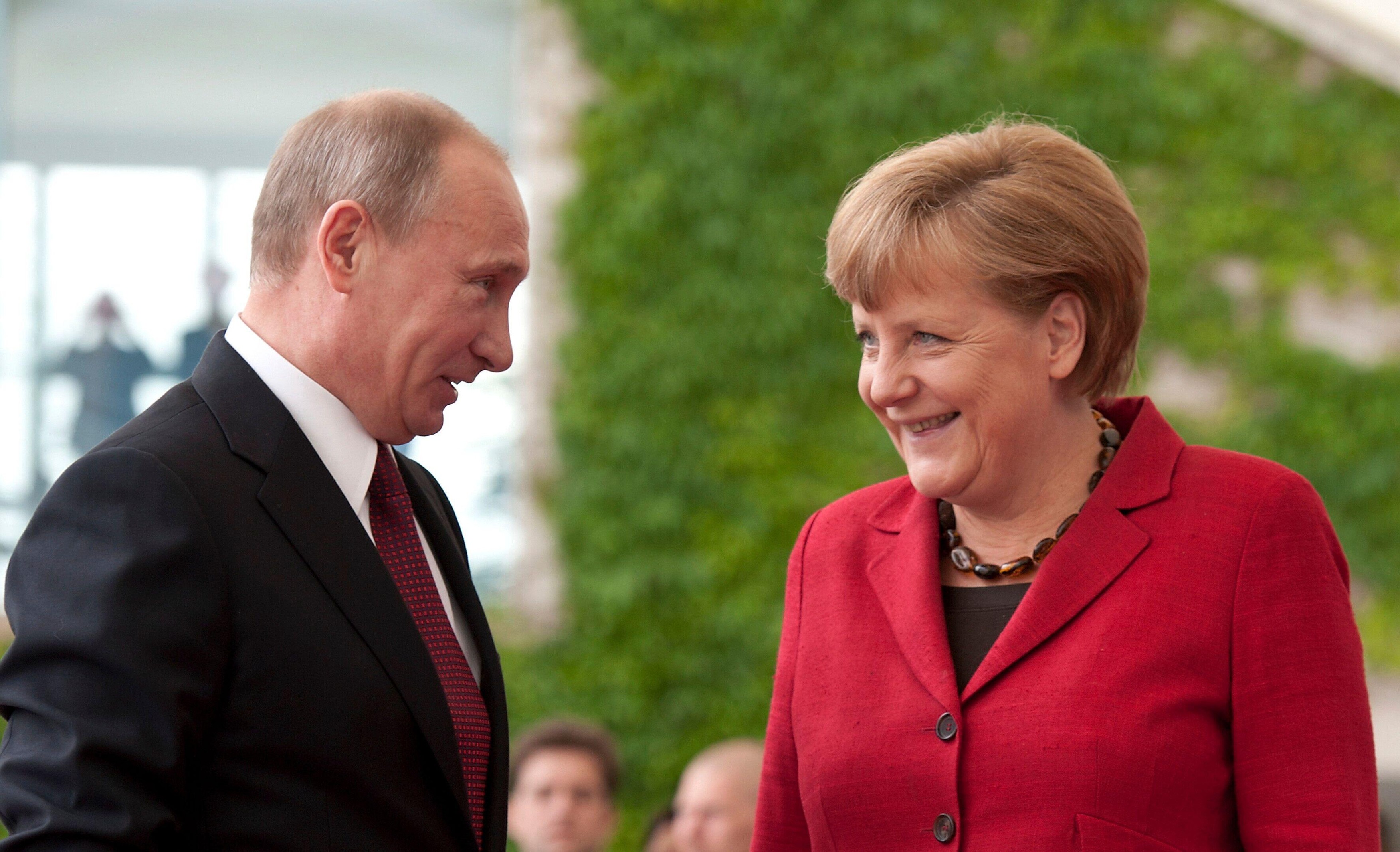 De ce îi consideră Garry Kasparov pe Angela Merkel și Barack Obama ”responsabili” pentru acțiunile lui Vladimir Putin