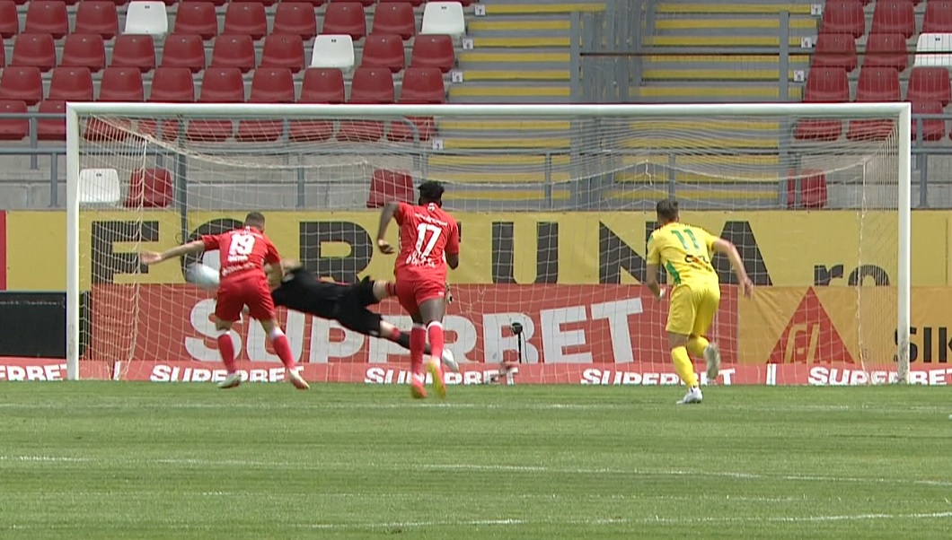 UTA Arad - CS Mioveni 0-0, Digi Sport 1. Batha a ratat un penalty! Otele a marcat, dar golul a fost anulat