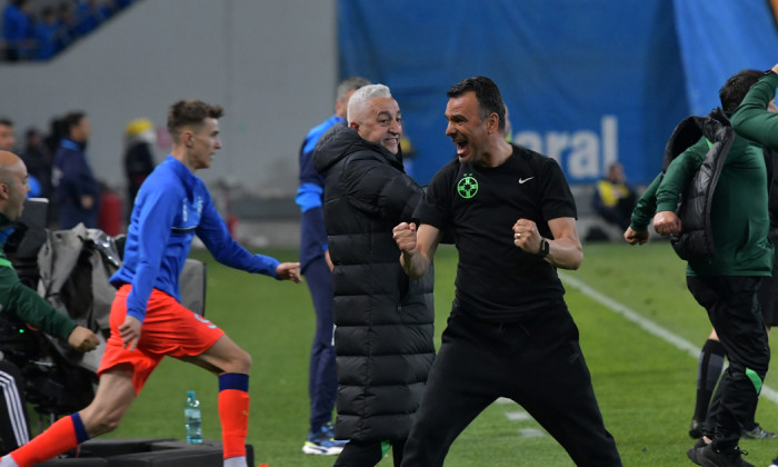 Toni Petrea, în meciul cu Universitatea Craiova / Foto: Sport Pictures