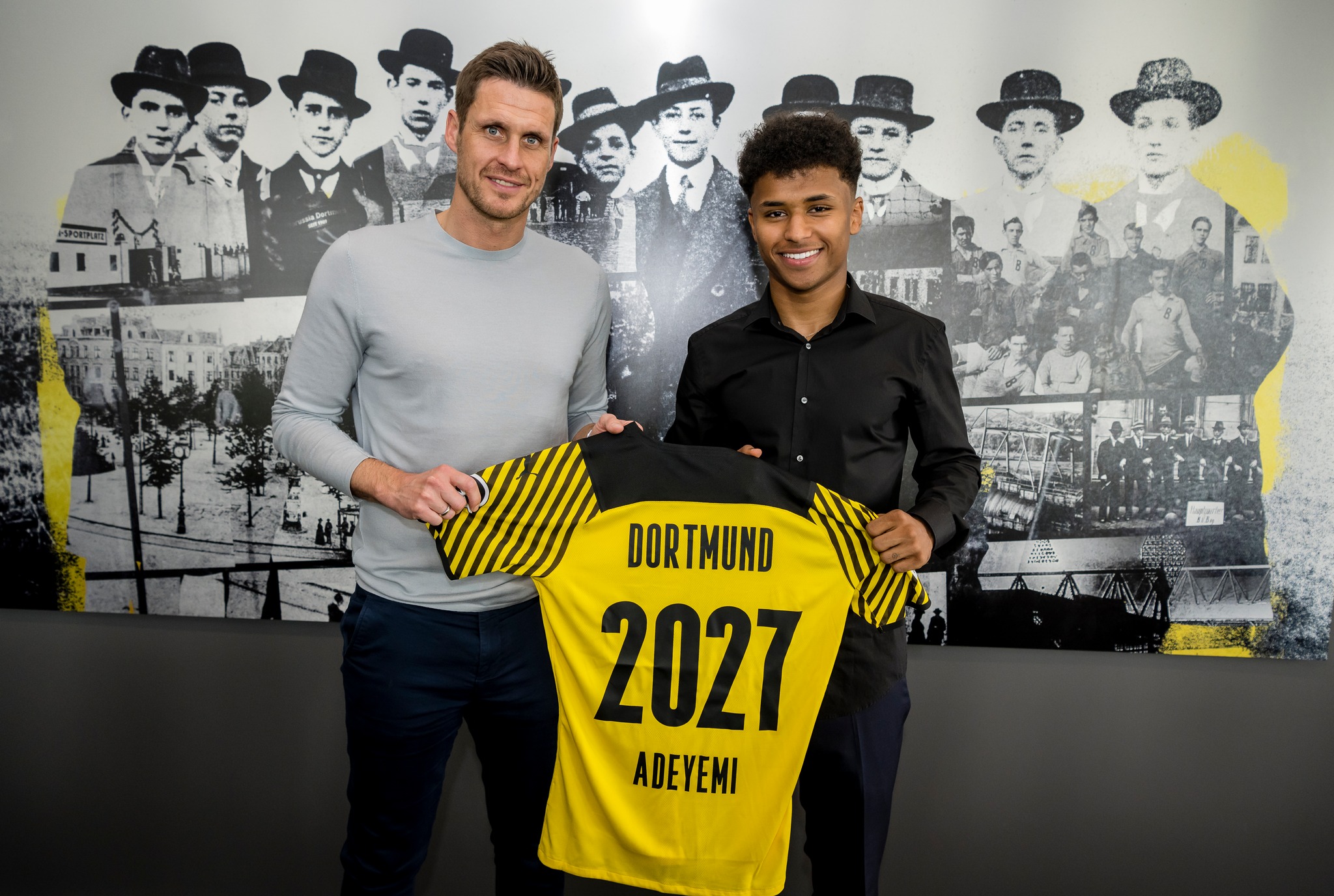 OFICIAL | Karim Adeyemi, noul jucător al celor de la Borussia Dortmund. Cât a costat puștiul-minune cu origini românești