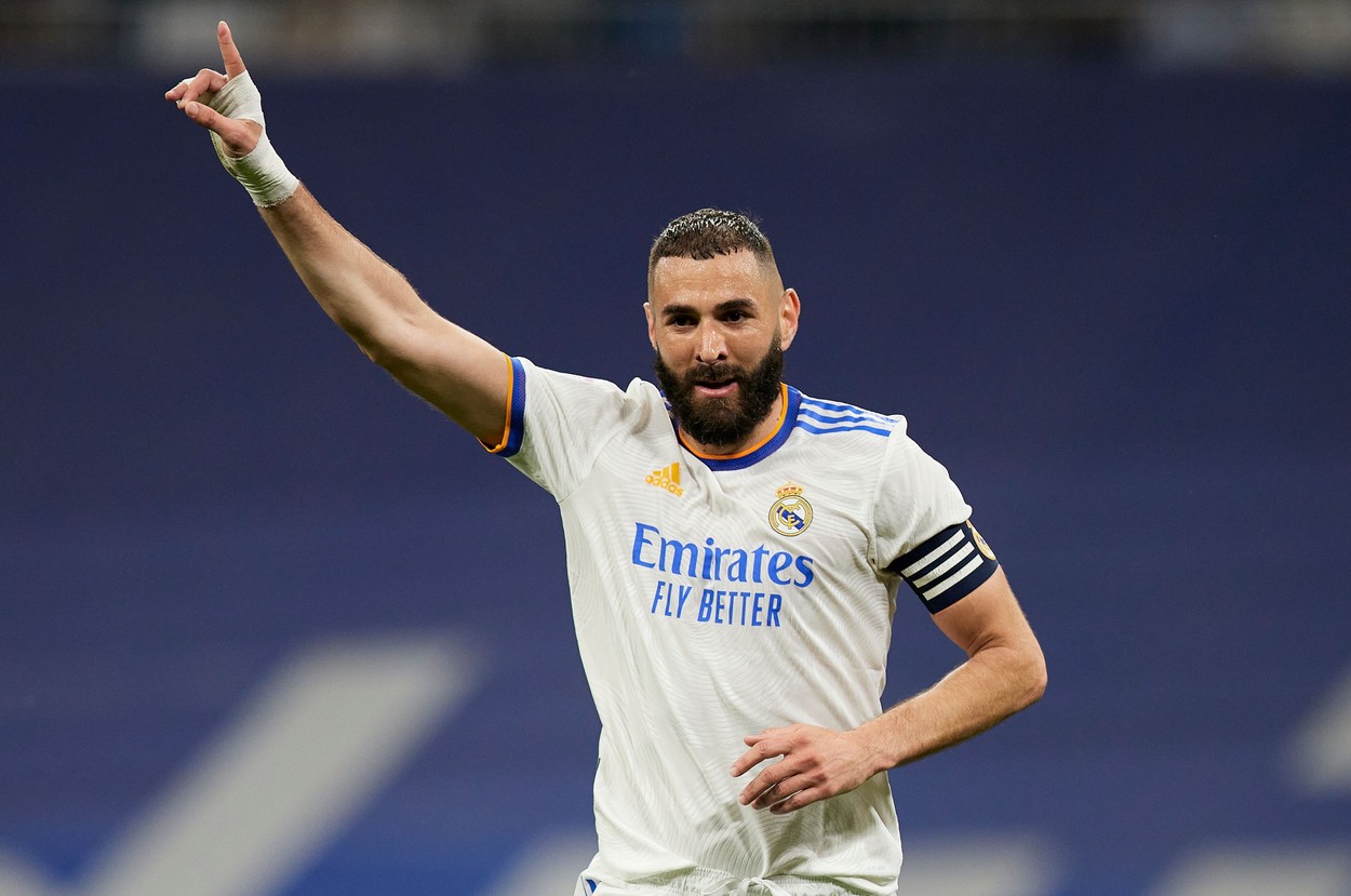 Variantă surprinzătoare pentru Real Madrid! Cine poate fi “dublura” lui Karim Benzema