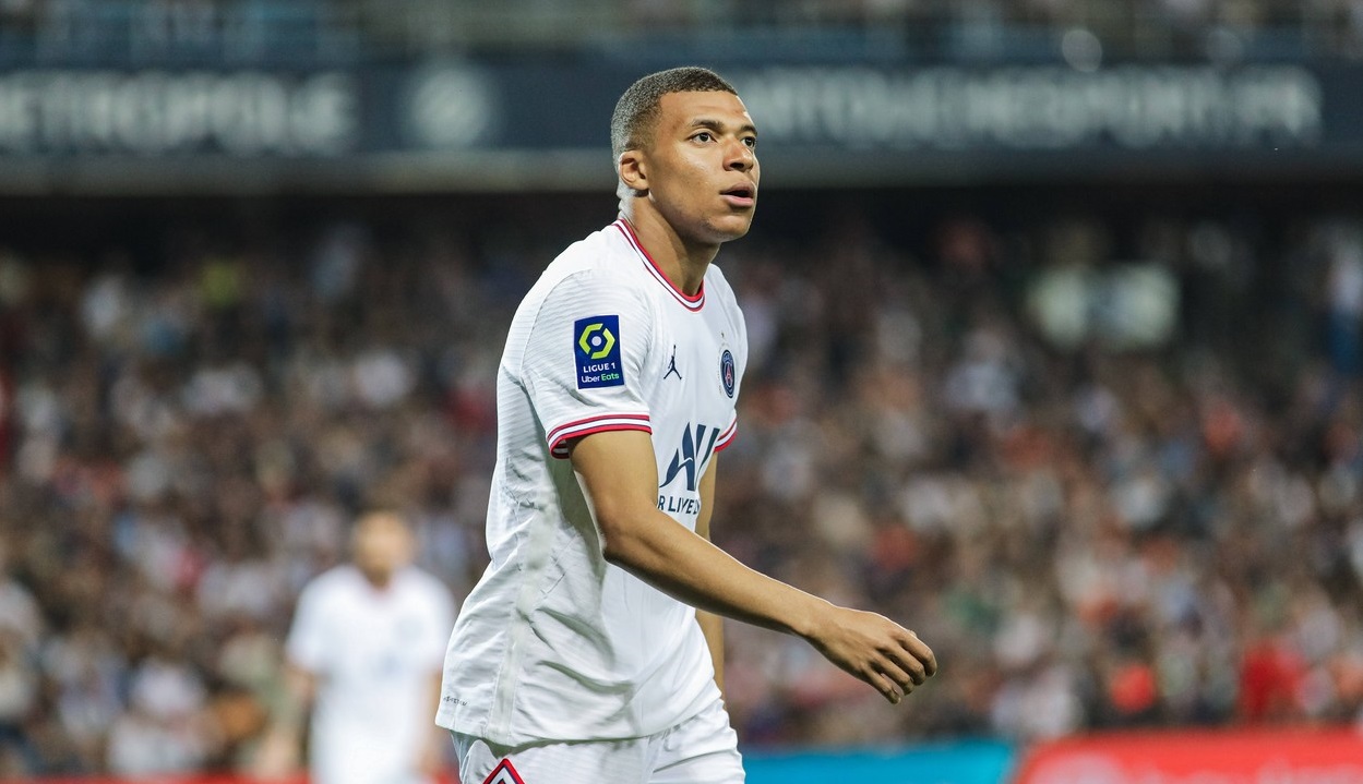 PSG este precaută! Cei trei jucători pe care ”șeicii” vor să îi transfere dacă Kylian Mbappe va pleca