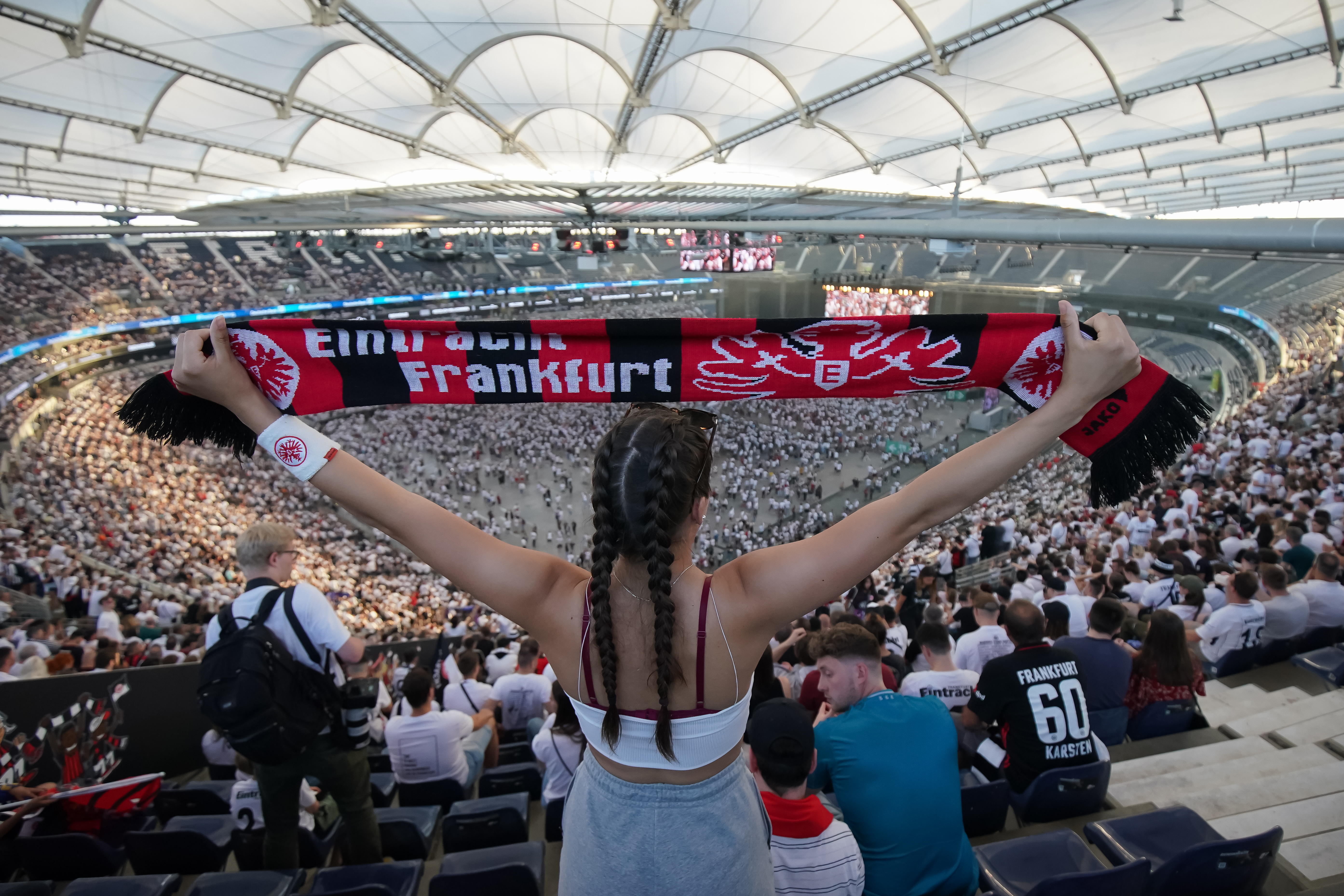 Europa League, finala |  Frankfurt - Rangers 1-1. Nemții egalează și trimit meciul în prelungiri. Au cerut și două penalty-uri