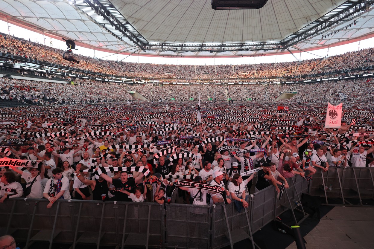 Atmosferă electrizantă la Frankfurt! Peste 50.000 de fani au urmărit finala Europa League pe stadion