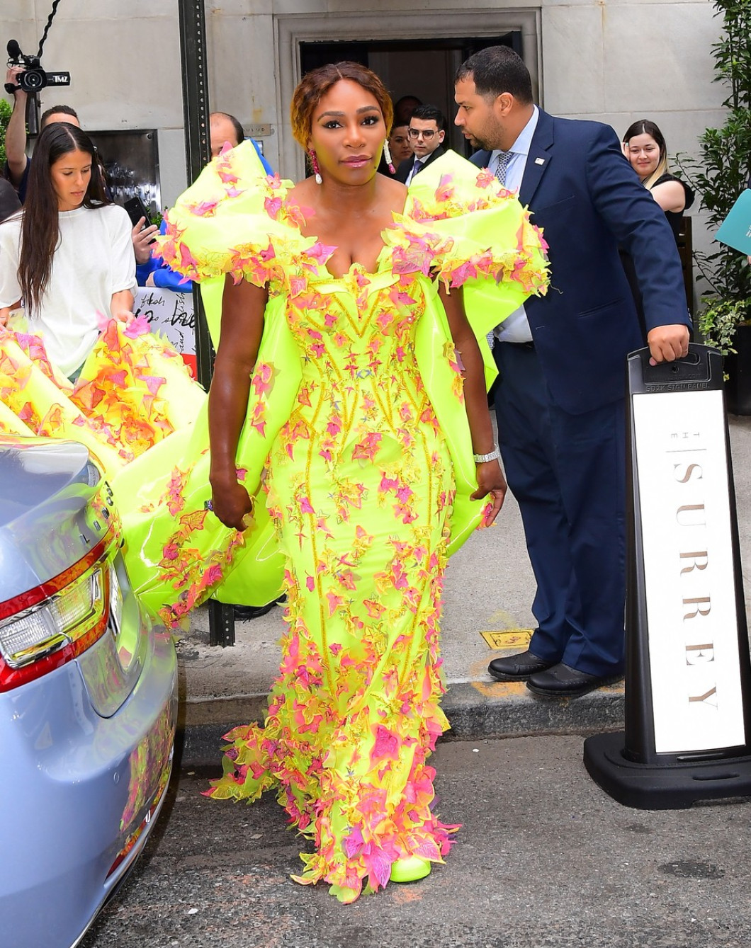 Serena Williams Poses in Front of her New Lincoln Sedan on the Way to the Met Gala