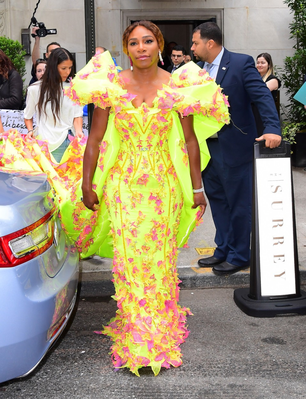 Serena Williams Poses in Front of her New Lincoln Sedan on the Way to the Met Gala