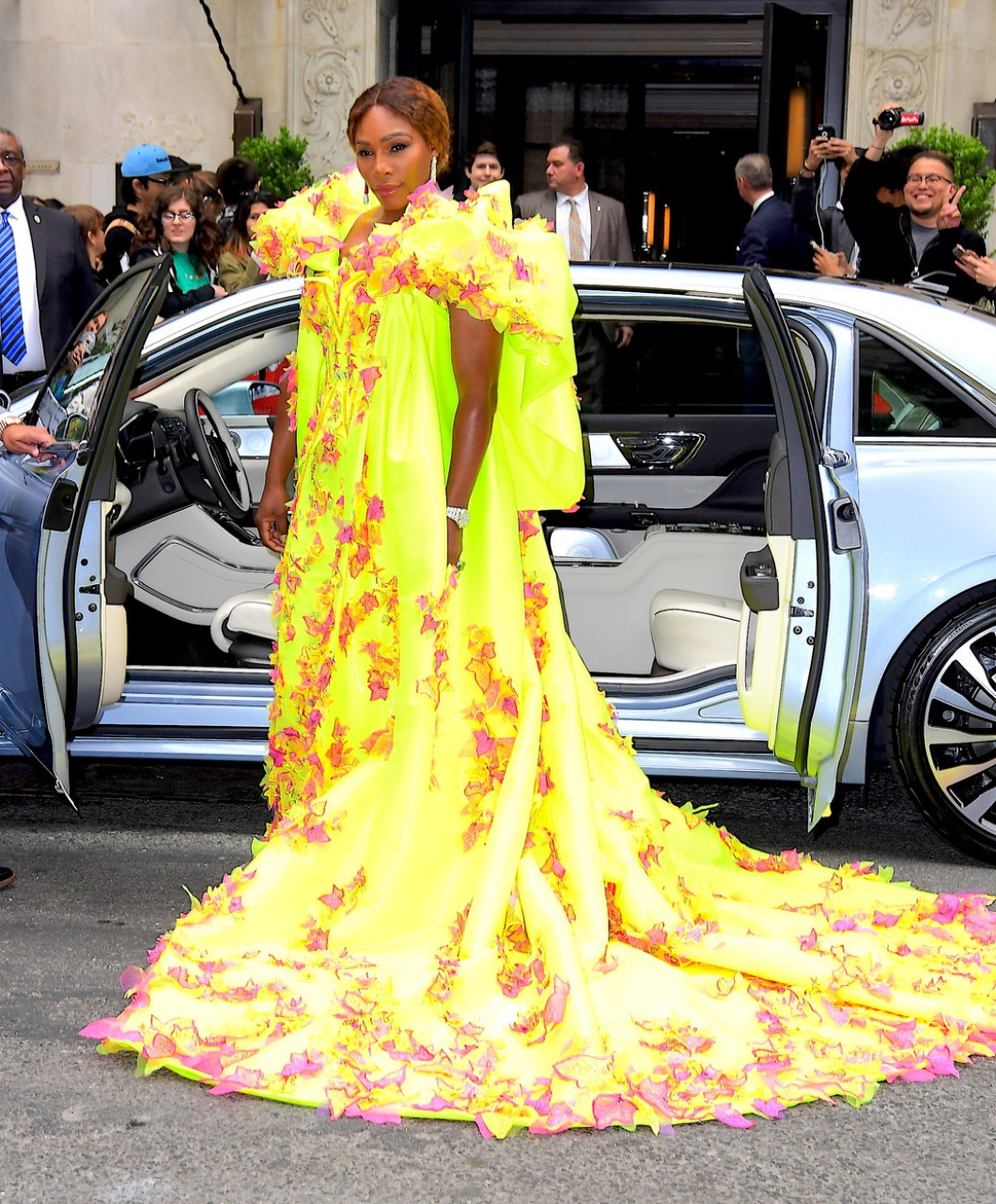 Serena Williams Poses in Front of her New Lincoln Sedan on the Way to the Met Gala