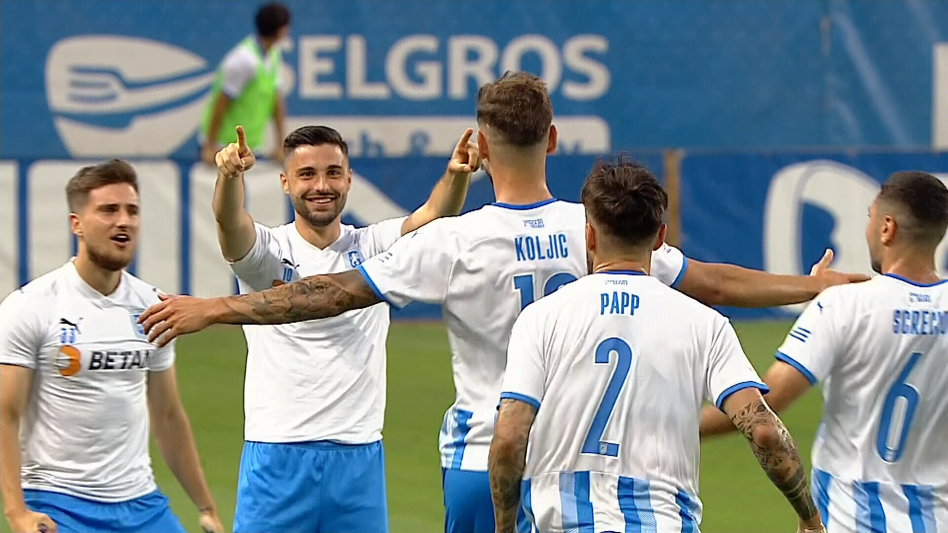 Universitatea Craiova - FC Botoșani 1-0, ACUM, în direct la Digi Sport 1. Moldovenii rămân în zece jucători