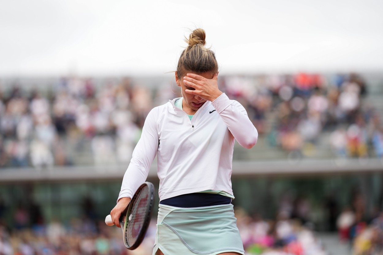 Simona Halep, lăudată chiar dacă a fost eliminată în turul 2 la Roland Garros. E bine că a făcut asta