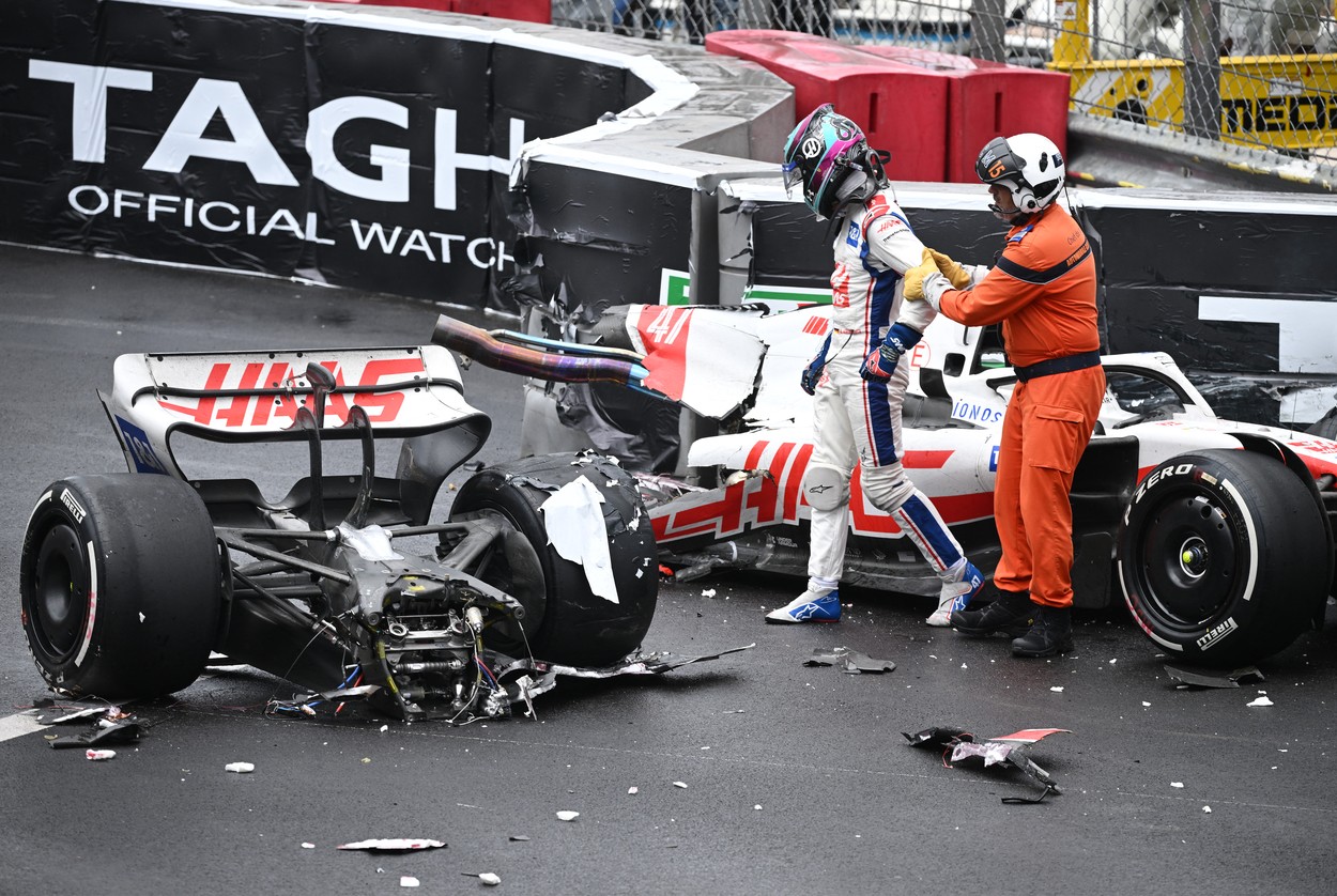 Marele Premiu de la Monaco, ACUM, la Digi Sport 1. Cursa, reluată după două steaguri roșii. Schumacher și-a rupt mașina în două