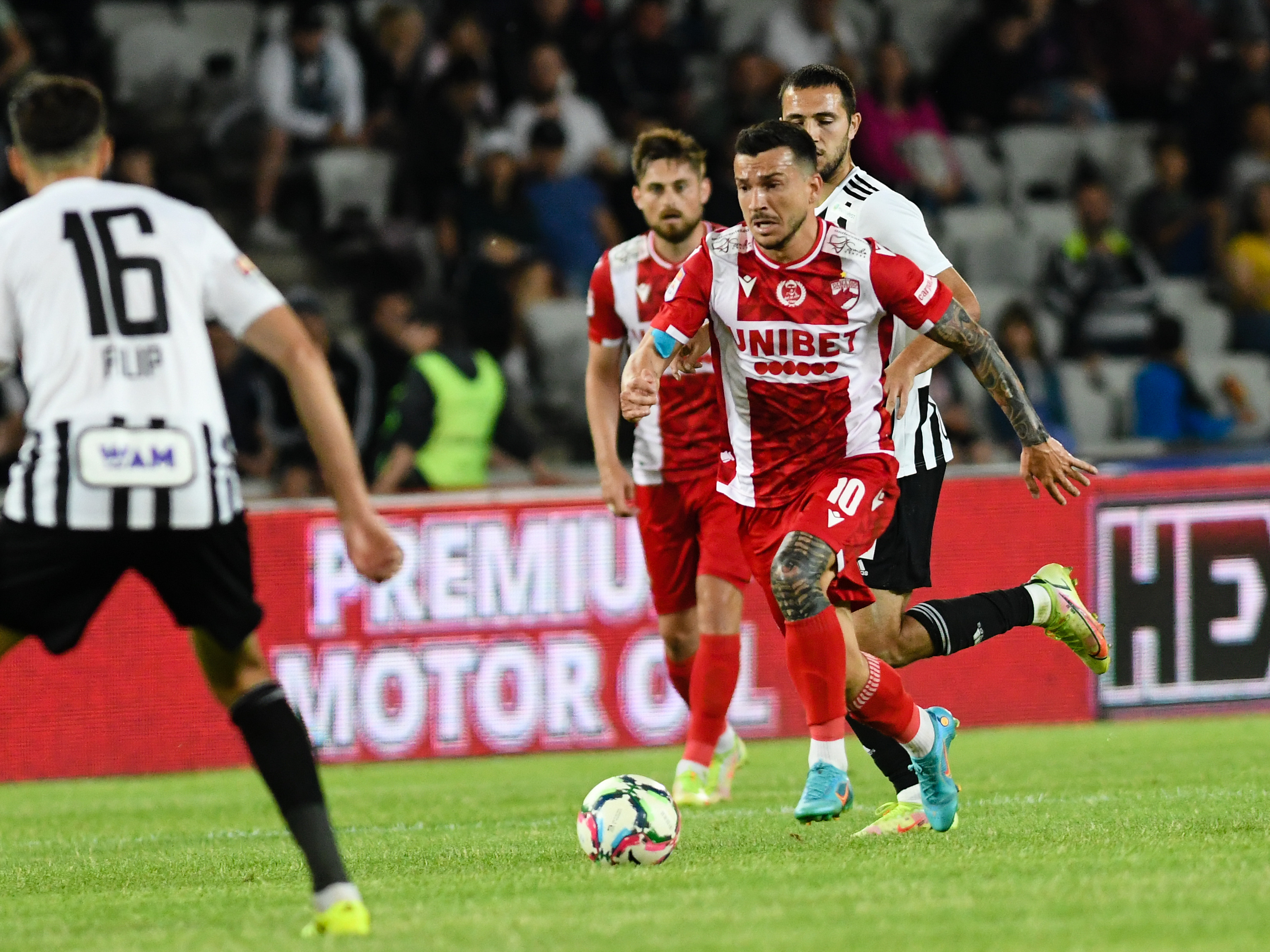 Dinamo - ”U” Cluj 1-1, ACUM, pe Digi Sport 1. Câinii egalează după doar două minute