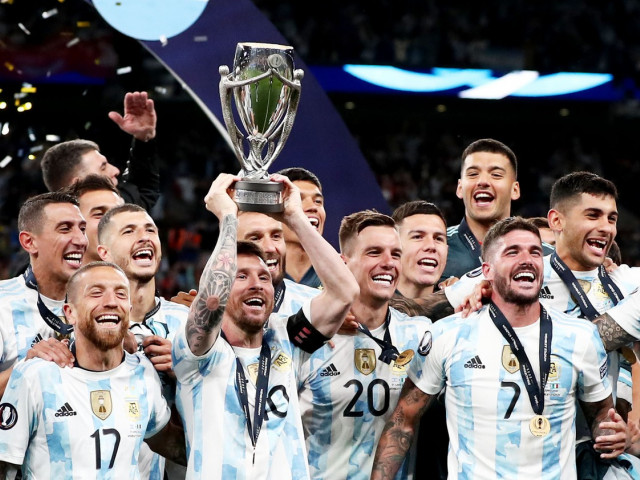 Lionel Messi ha alzato il trofeo “Finalissima” 2022 a Wembley!  Argentina, campione per la seconda volta