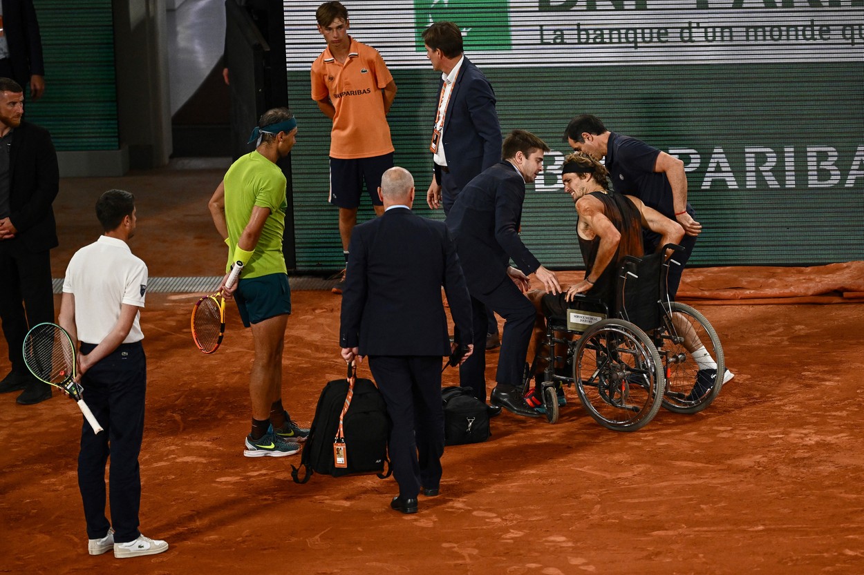 Rafael Nadal, calificat în a 14-a finală de Roland Garros. Alexander Zverev a părăsit terenul în scaun cu rotile