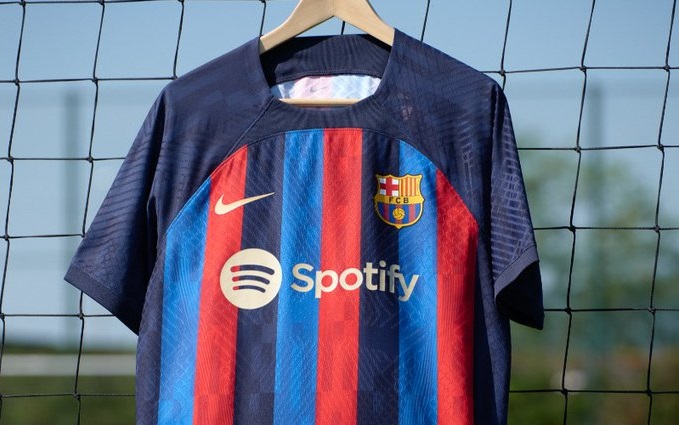 Barcelona și-a prezentat oficial noul echipament principal pentru sezonul următor