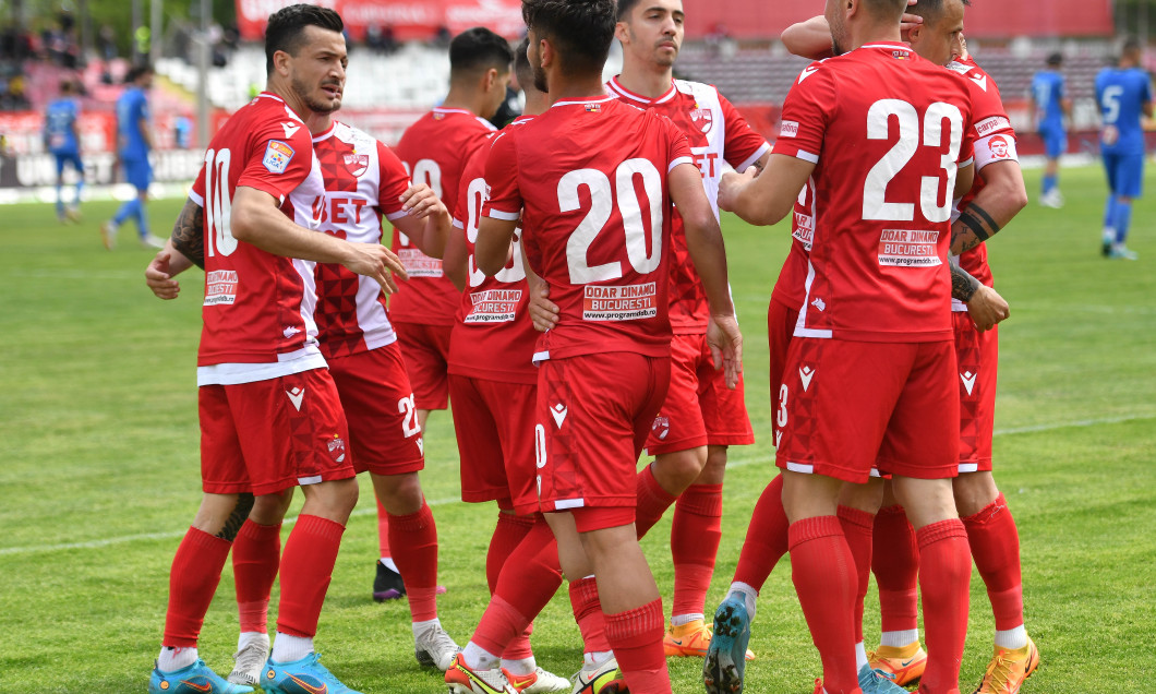 FOTBAL:DINAMO BUCURESTI-ACADEMICA CLINCENI, PLAY OUT LIGA 1 CASA PARIURILOR (30.04.2022)