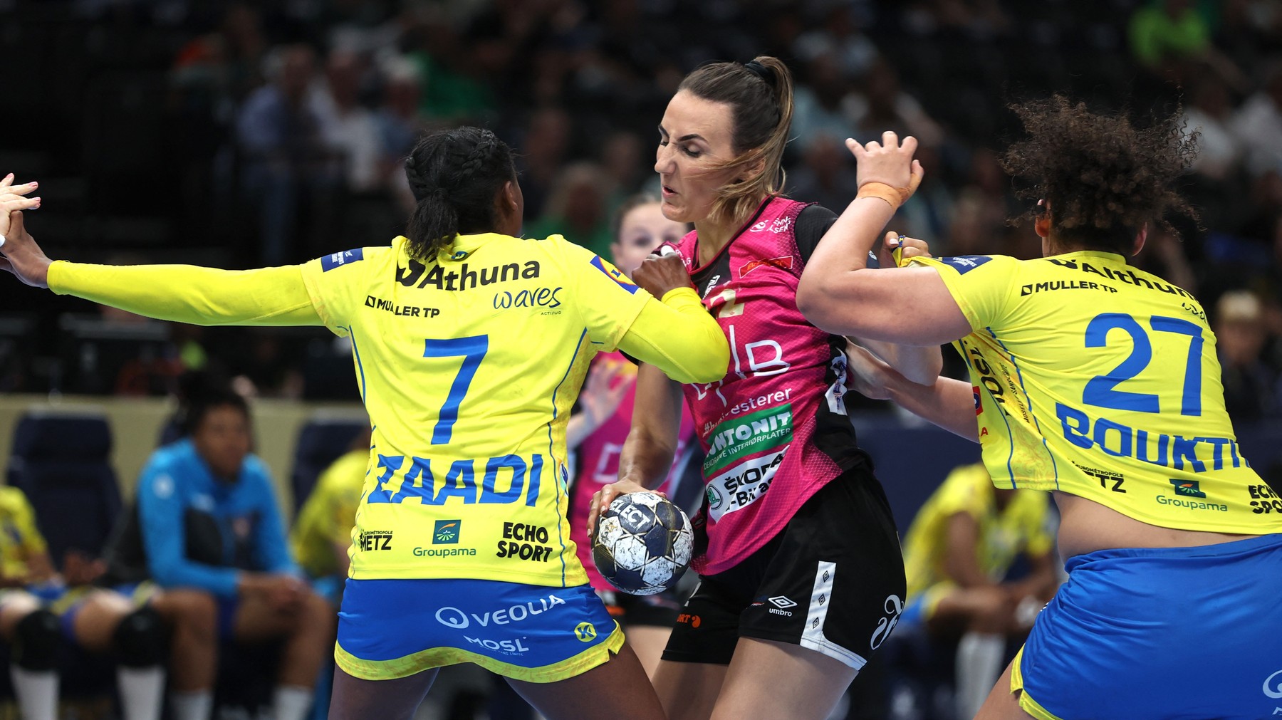 Finala mică Champions League, handbal feminin | Esbjerg - Metz, Live Video, 16:15, Digi Sport 2