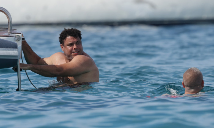 RONALDO NAZARIO DE VACACIONES EN IBIZA