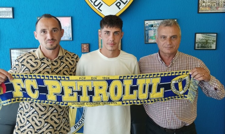 OFICIAL | Petrolul a transferat un jucător de la Universitatea Craiova! Prima mutare a verii reușită de ”Lupii Galbeni”