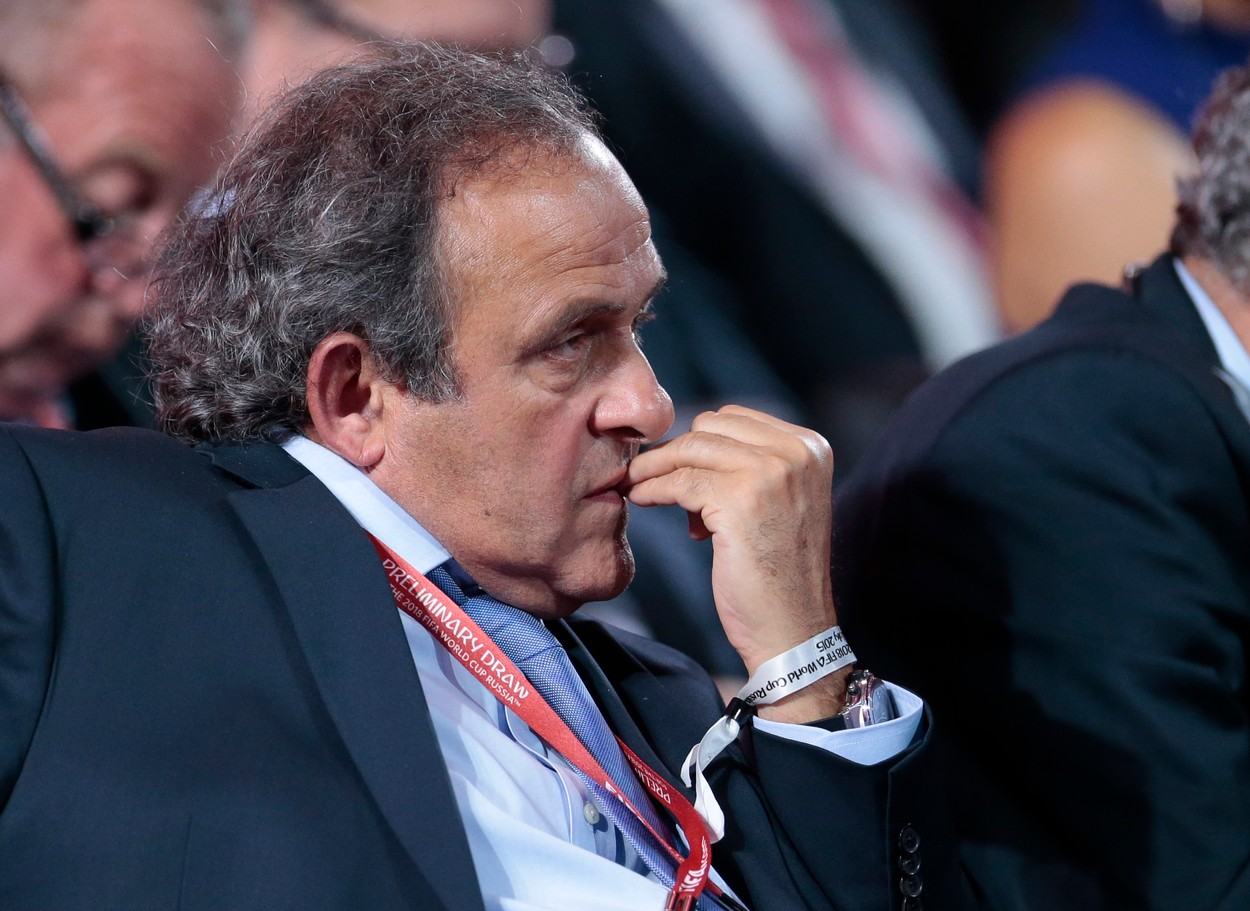 Michel Platini și Sepp Blatter vor fi judecați pentru escrocherie. Ce pedepse riscă