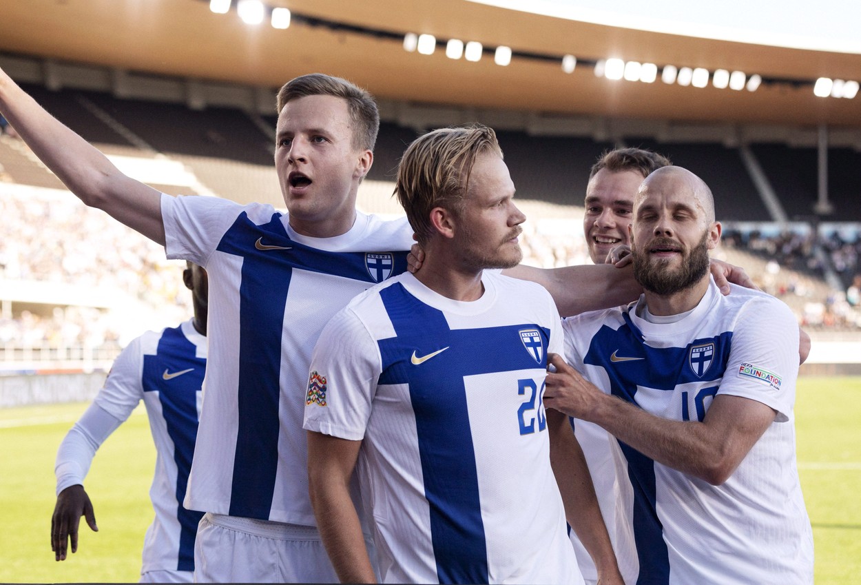Fază de playstation realizată de Finlanda în meciul cu Muntenegru. 14 pase consecutive, finalizate cu gol