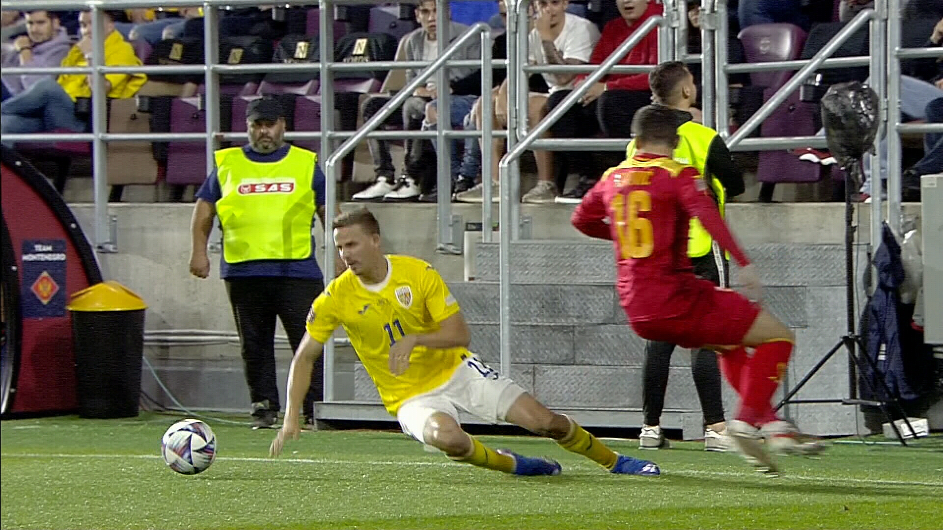 România - Muntenegru 0-1, ACUM. Oaspeții deschid scorul în urma unui corner