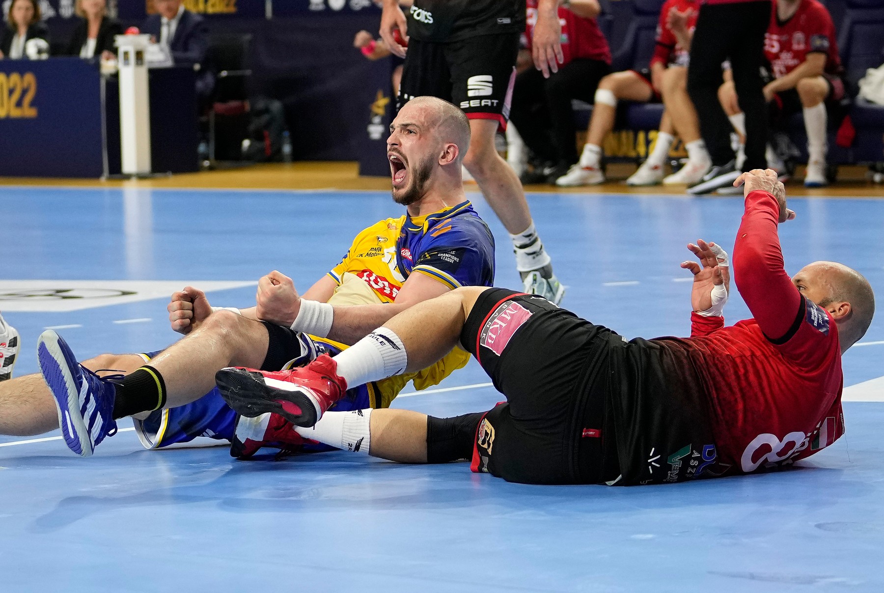 Liga Campionilor EHF, Digi Sport 1 | Veszprem - Kielce 35-37, în Final Four. Kiel - Barcelona, ora 19:00