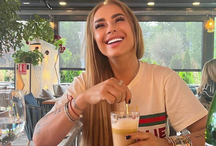 Anamaria Prodan s-a ținut de cuvânt și a acționat! Cu ce a acoperit tatuajul cu chipul lui Laurențiu Reghecampf