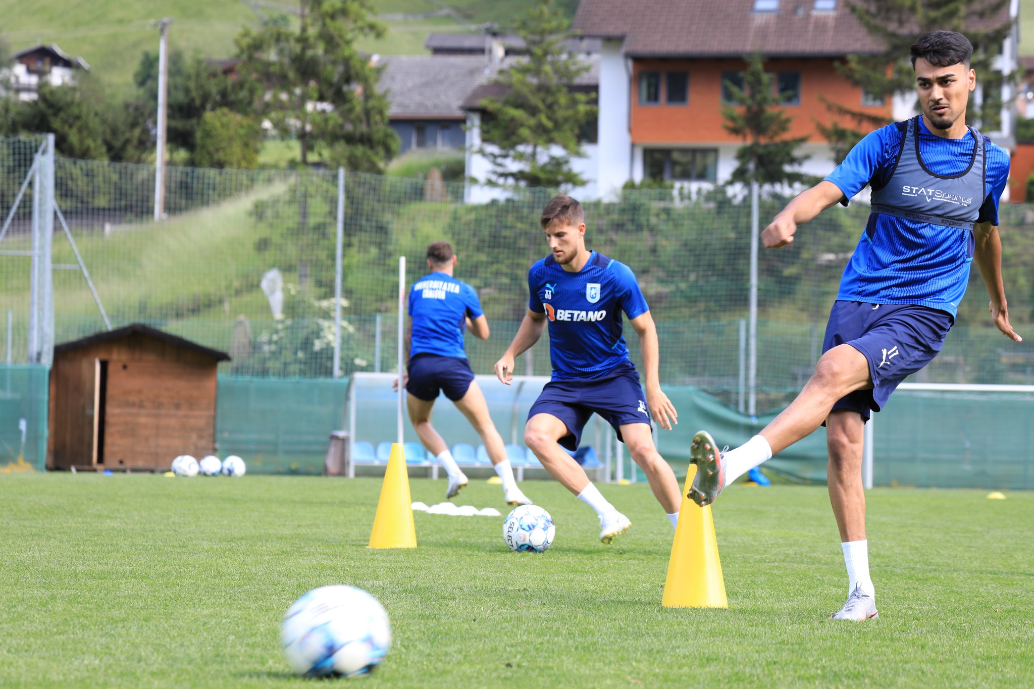 Românul care a jucat la KF Vllaznia, avertisment pentru Universitatea Craiova înaintea meciului din Conference League