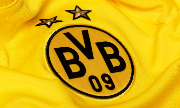 Close up of Borussia Dortmund crest.
