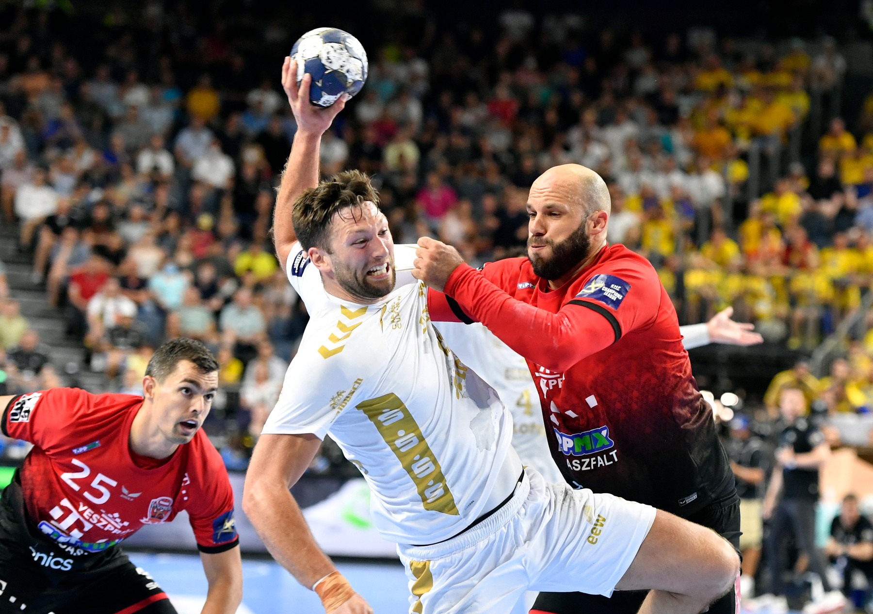 Liga Campionilor EHF | Kiel - Veszprem 37-35, în finala mică. Barcelona - Kielce, 19:00, Digi Sport 1, finala mare