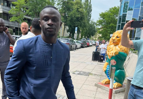 Sadio Mane a ajuns la Munchen pentru vizita medicală. Când va fi prezentat oficial în tricoul lui Bayern